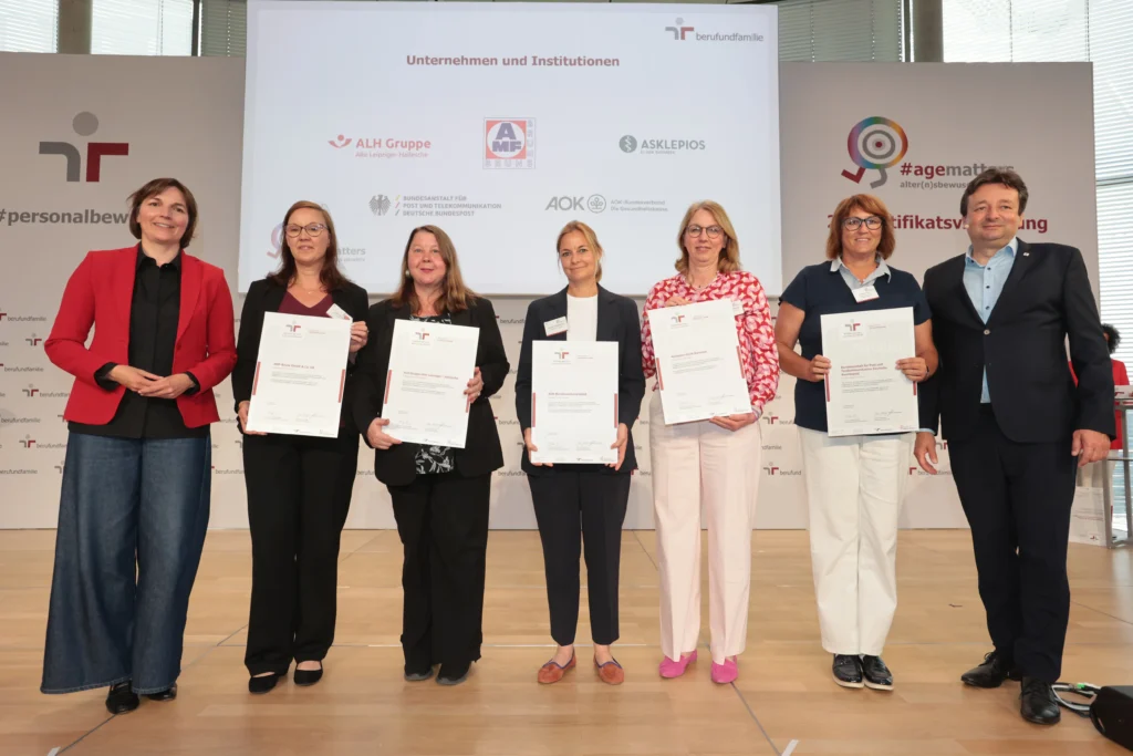 Feierliche Zertifikatsverleihung in Berlin